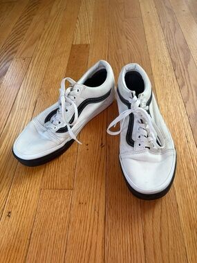 VANS Off The Wall ColorBlock Sneakers Size: Men's/7.5 & Women's/9